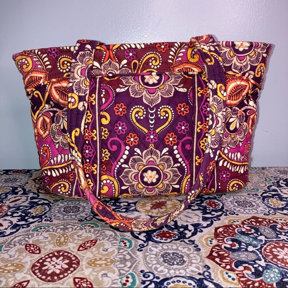 Vera Bradley Handbags - ❌SOLD❌ Vera Bradley • Little Mandy, Safari Sunset